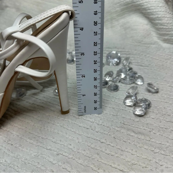 PrettyLittleThing white lace heels - Picture 4 of 4